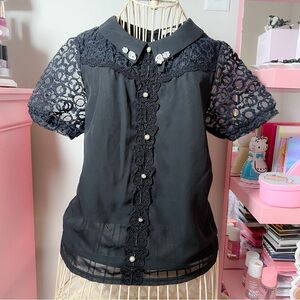 Sold🖤Axes femme butterfly lace blouse